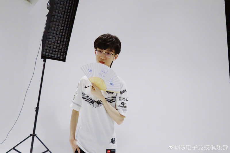 TK体育-Ning回归赛场，绝杀首场状态亮眼，IG观众沸腾！的简单介绍
